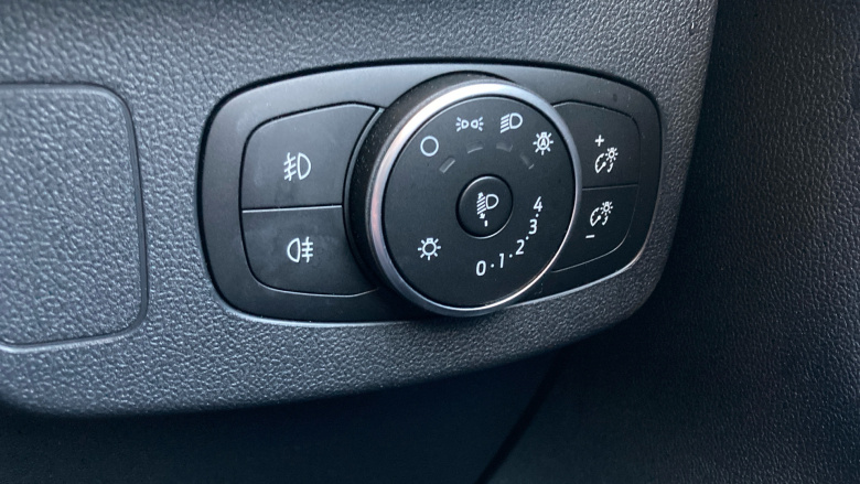 Ford Puma 1.0 EcoBoost Hybrid mHEV Titanium Design 5dr DCT Petrol Hatchback